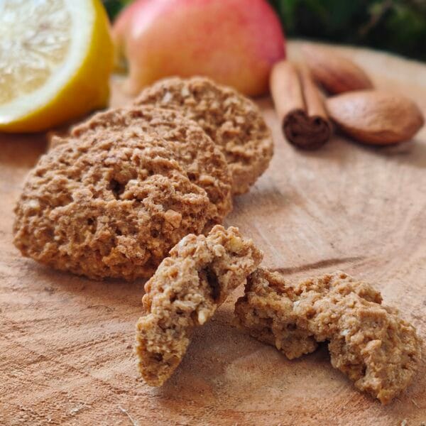 Biscotti ai Fiocchi Avena con Mele, Mandorle, Scorza di Limoni Freschi e Cannella